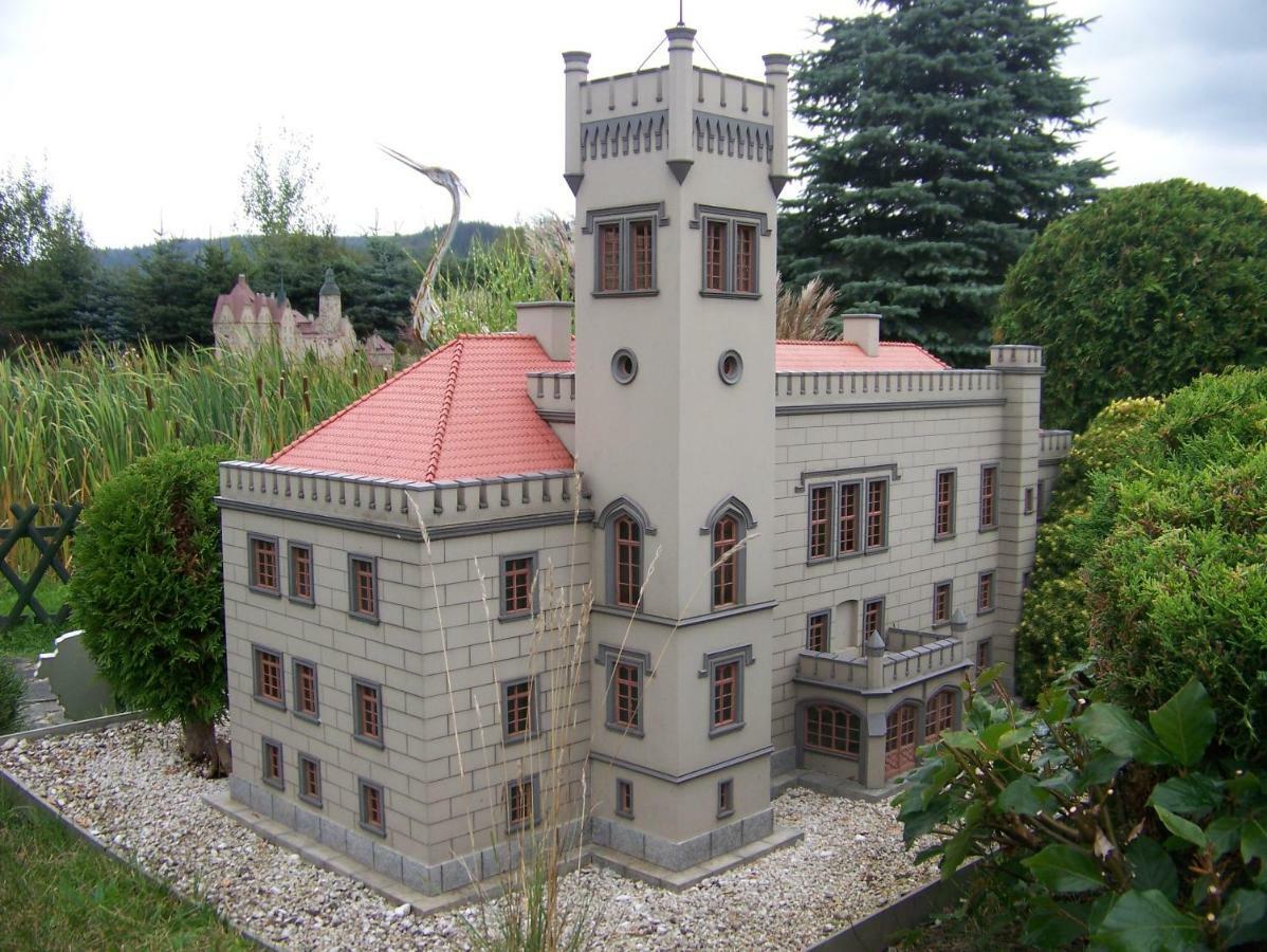 Palac Dabrowica Dabrowica  Exterior foto